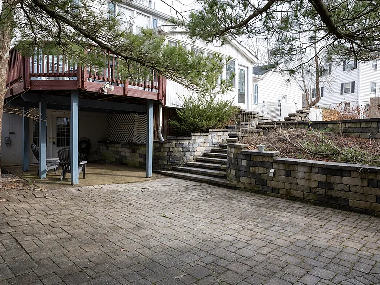 13407 Norden Dr — Photo 18