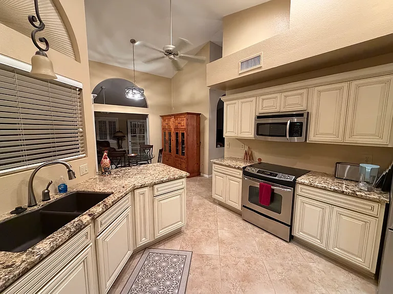 19640 N Marble Dr — Photo 3