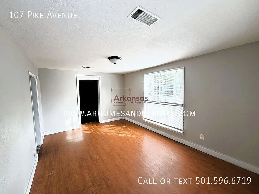 Building Photo - 107 Pike Ave