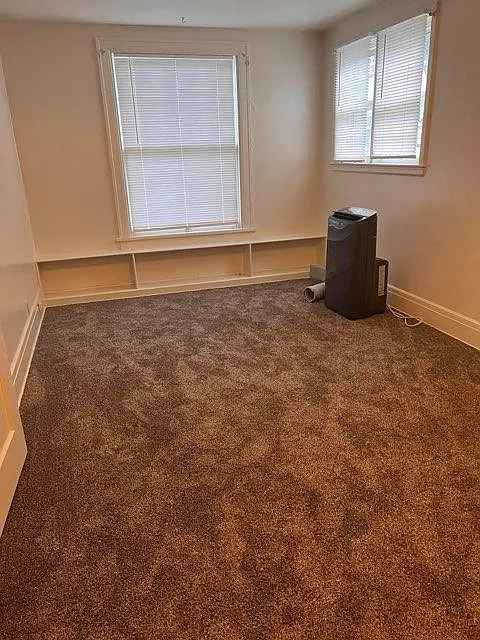 900 R St — Photo 3