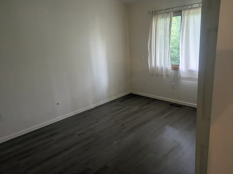 2771 Southlawn St — Photo 6