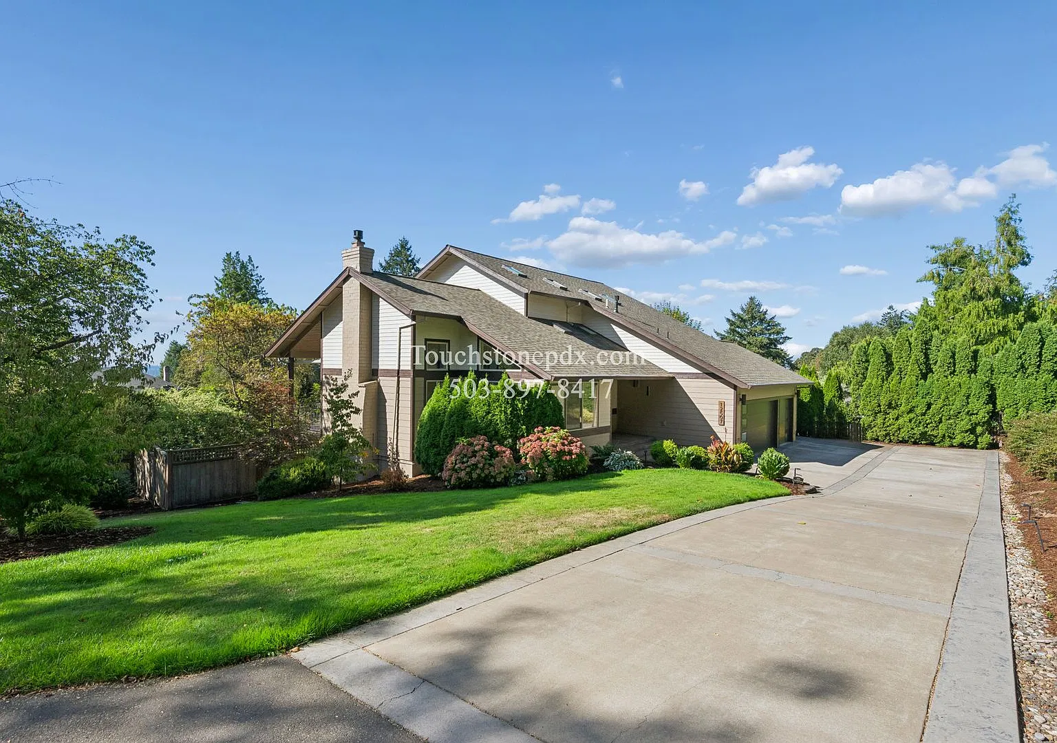 Gorgeous Setting Updated Large Home in SW Portland! — Photo 2