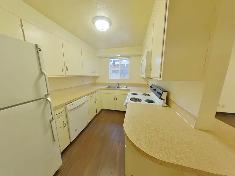 1747 Hilyard Aly — Photo 25