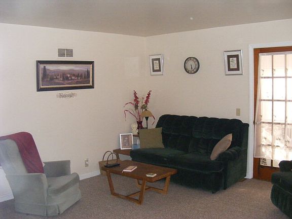 2nd image of 370 Henry St