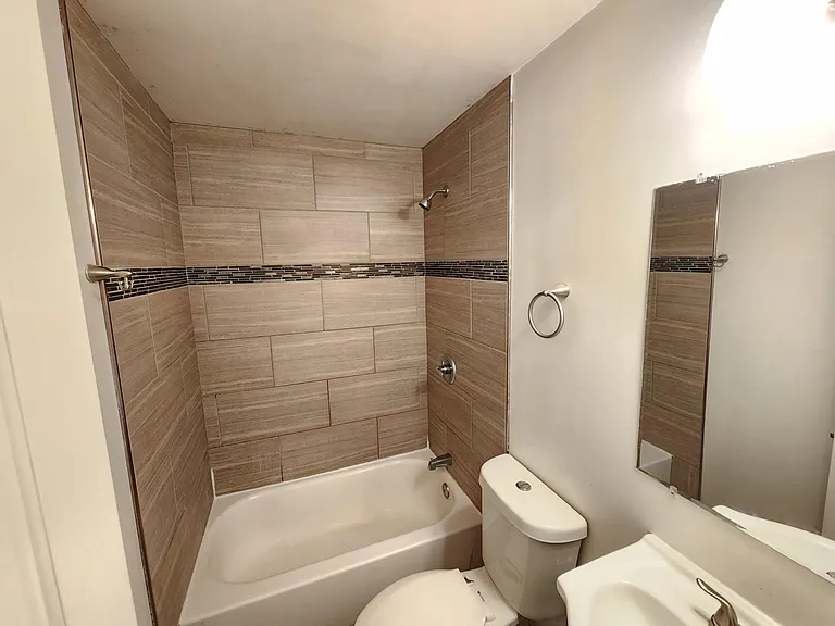 1822 W Norris St #C — Photo 7