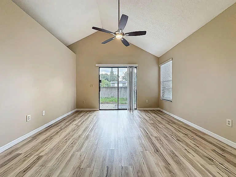 5392 Rocking Horse Pl — Photo 20