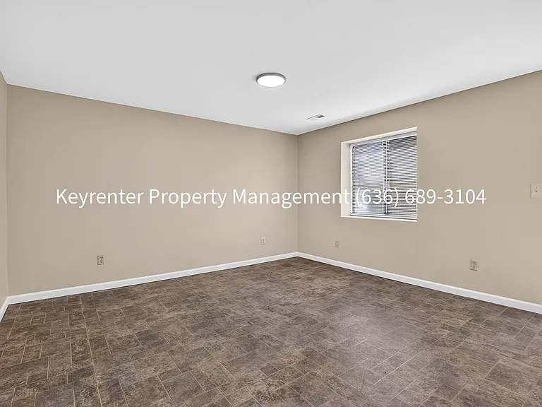 419 Omar Ct — Photo 18