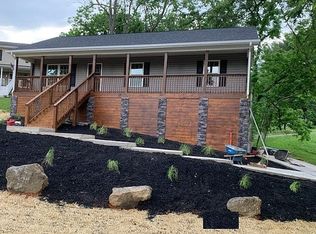 2368 Locust Grove Cir NE, Roanoke, VA 24012