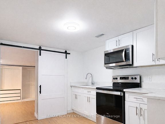 3rd image of 818 Buttonbush Ct