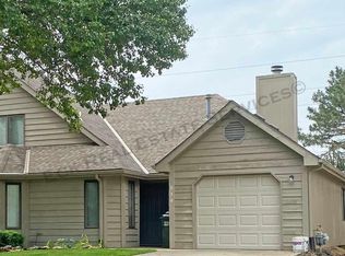 314 Glenview Dr, Lawrence, KS 66049