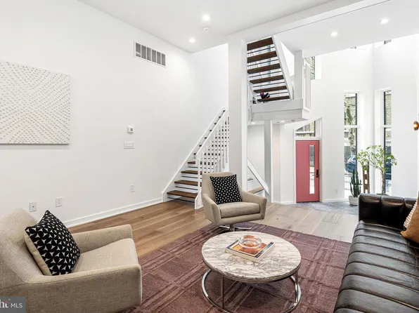 633 E Thompson St, Philadelphia, PA 19125