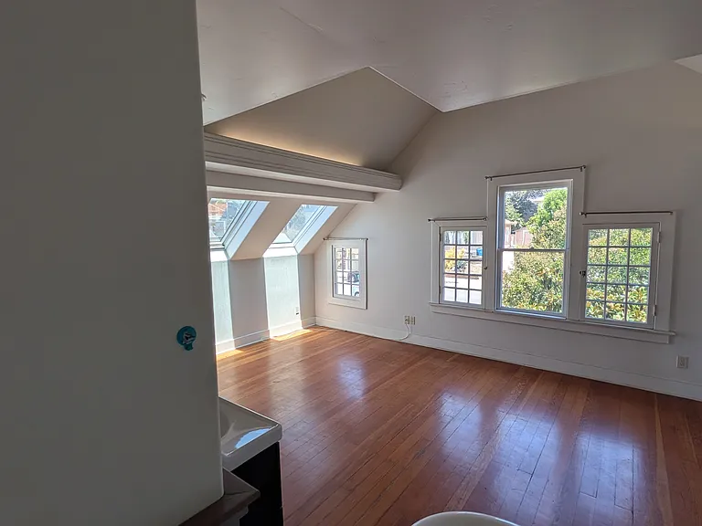 932 22nd St — Photo 20