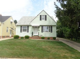 11907 Crofton Rd, Garfield Heights, OH 44125