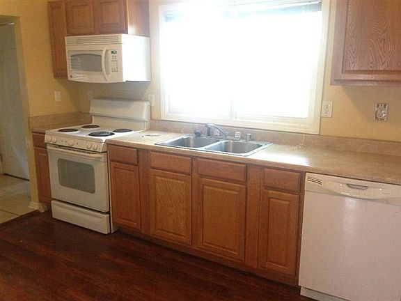 4th image of 1043 Crescent Ave