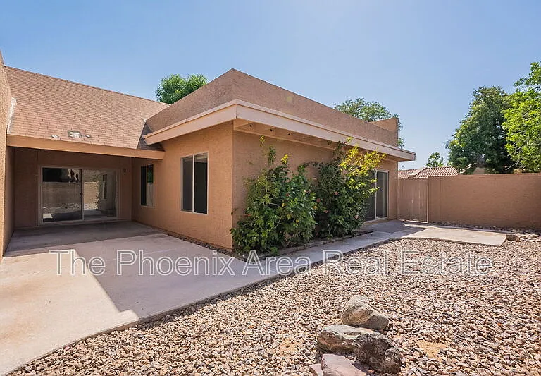 9128 E Gelding Dr — Photo 35