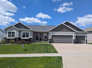 719 Raymond Dr, Solon, IA 52333