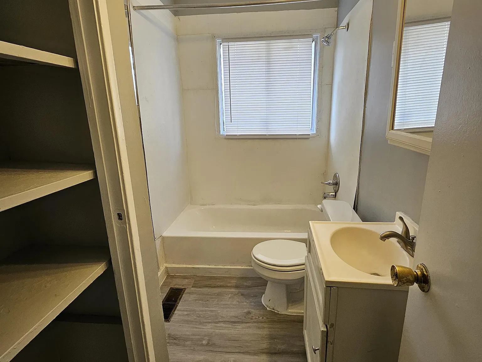 3044 Manor Court - 1 — Photo 4