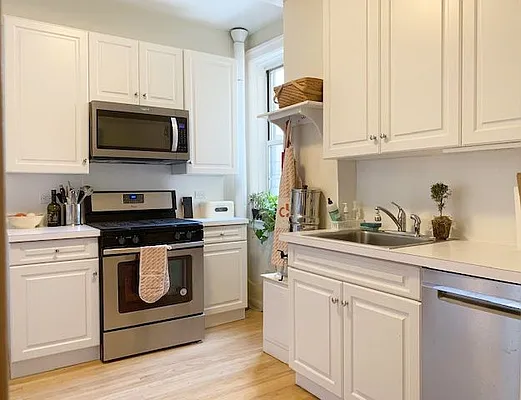 Rented by Rachel Realty | media 22