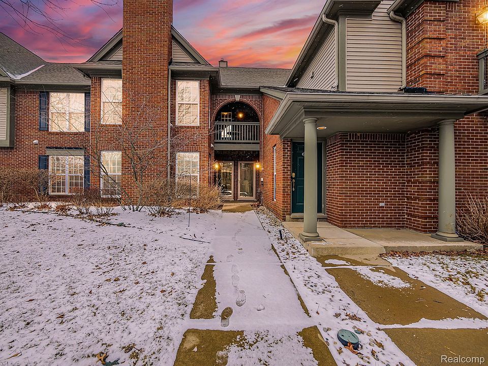 1st image of 28523 Carlton Way Dr