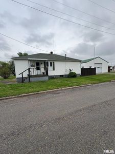 402 Lawrence St, Benton, IL, 62812