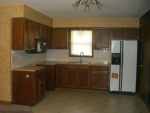 2nd image of 313 S C St