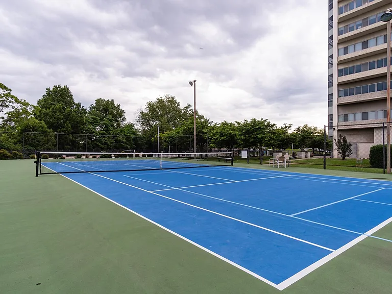655 S Riverside Dr #1502 — Photo 34
