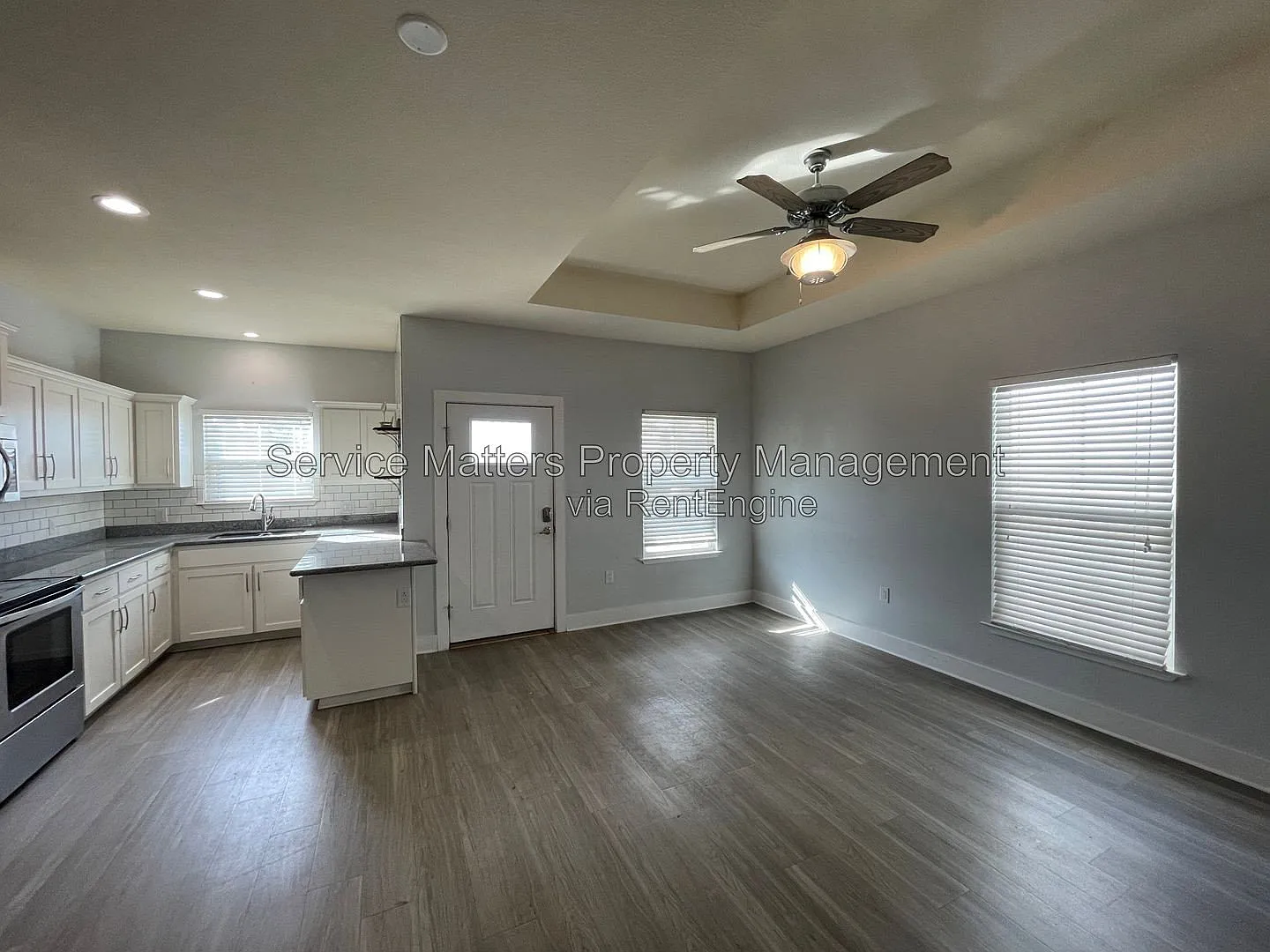 3 bed, 2.0 bath, 1198 sqft, $2,095 — Photo 3