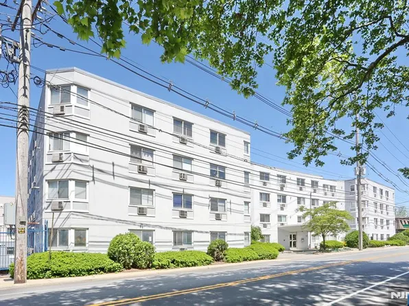 333 Grand Ave APT 4G, Palisades Park, NJ 07650