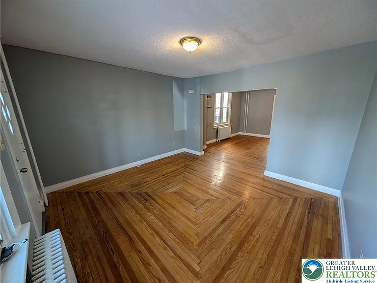 1108 3rd St — Photo 2