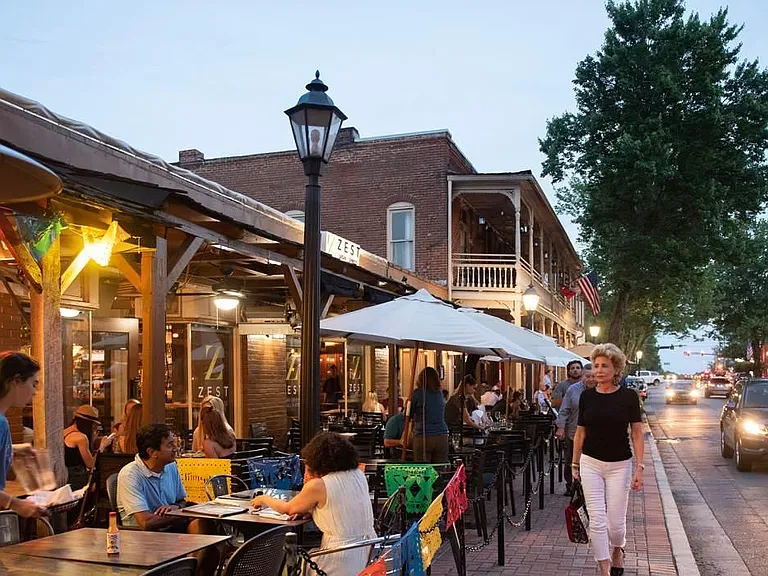 Walking distance to Canton Street!