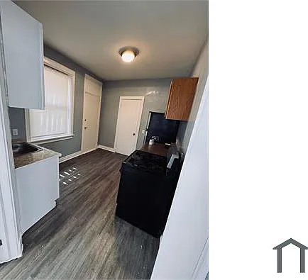 1707 W 66th St #1 — Photo 4