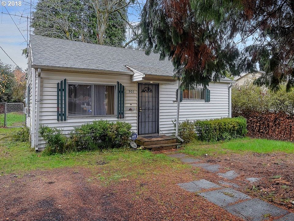 1st image of 901 Gillis St