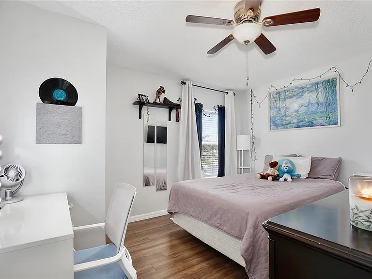 2115 Heathwood Cir — Photo 12