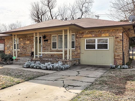 2nd image of 2124 Churchill Pl
