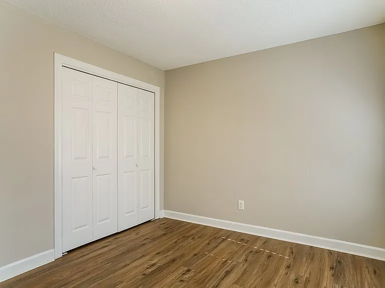 602 Coventry Dr — Photo 16
