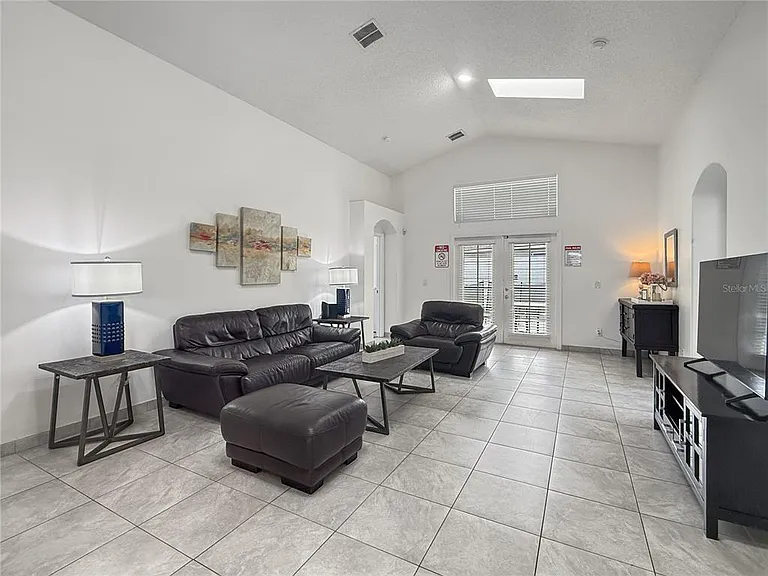 2512 Oneida Loop — Photo 9