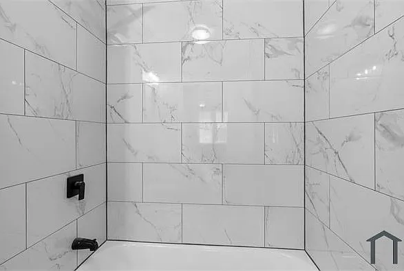 220 Clay St — Photo 11