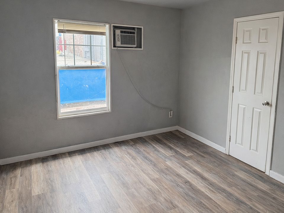 1st image of 2108 SW 51st St #14