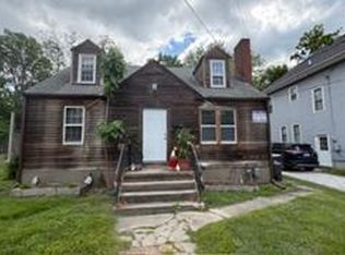 310 N 9th St, Columbia, MO 65201