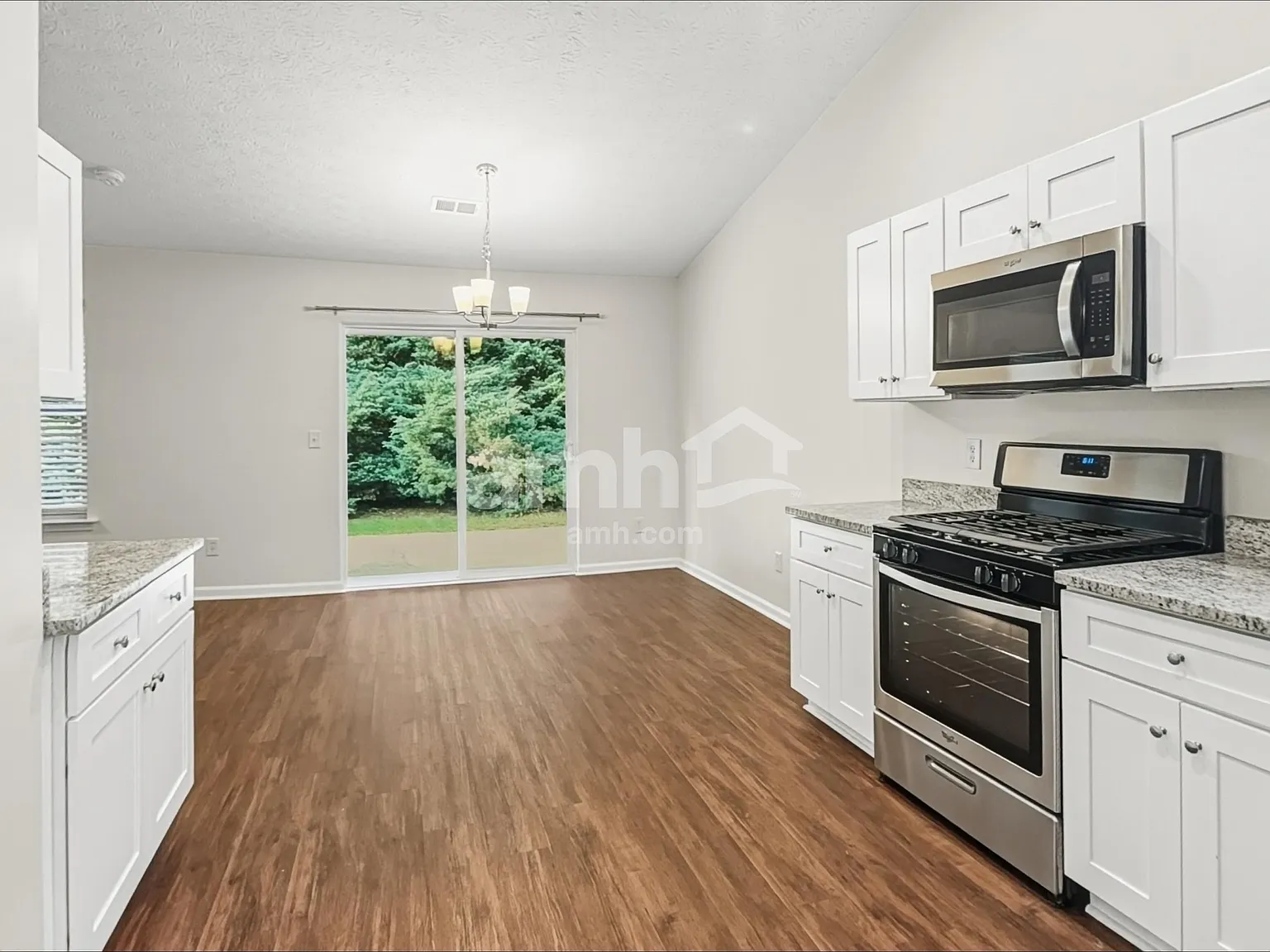 4 bed, 2.0 bath, 2168 sqft, $2,565 — Photo 4