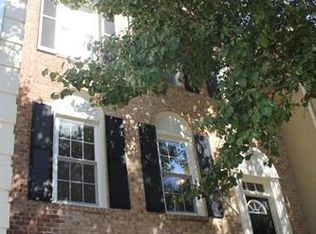 2032 Pieris Ct, Vienna, VA 22182