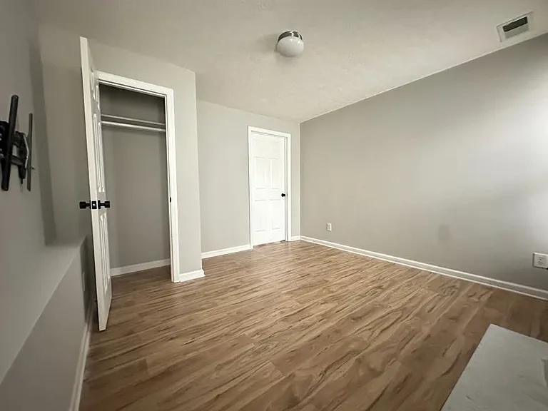 7333 Althorp Way — Photo 24