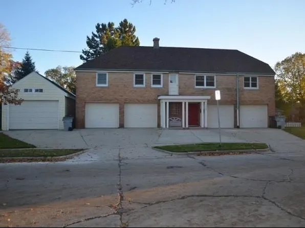 3420 N Dousman St, Milwaukee, WI 53212