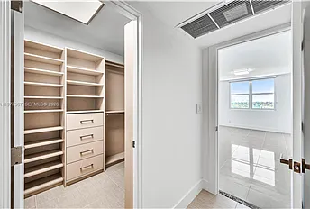 6770 Indian Creek Dr #70 — Photo 24