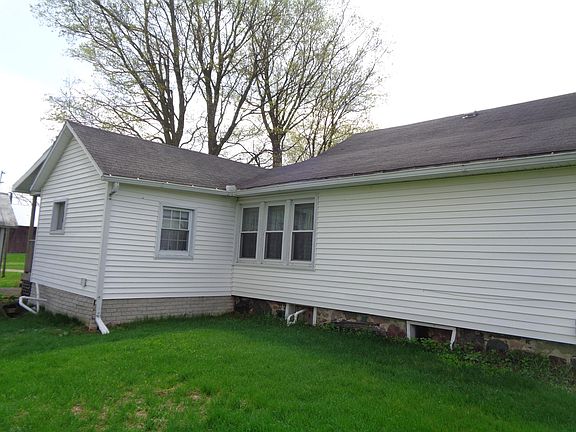 4th image of 6020 Skuse Rd