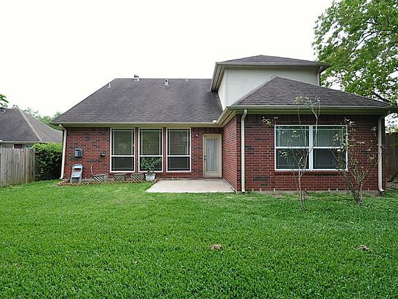 House back to good size backyard.