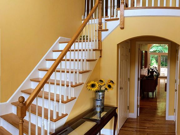 4th image of 9 Walden Ct