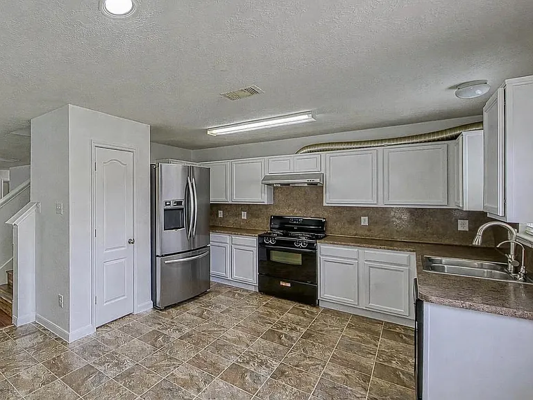 Tupper Bend Ln — Photo 4