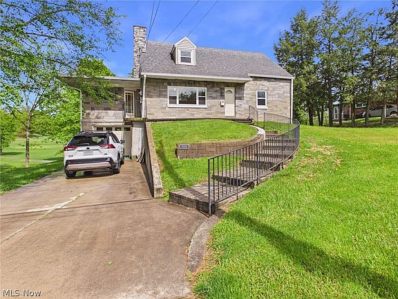 4th image of 3108 Fairview Ave