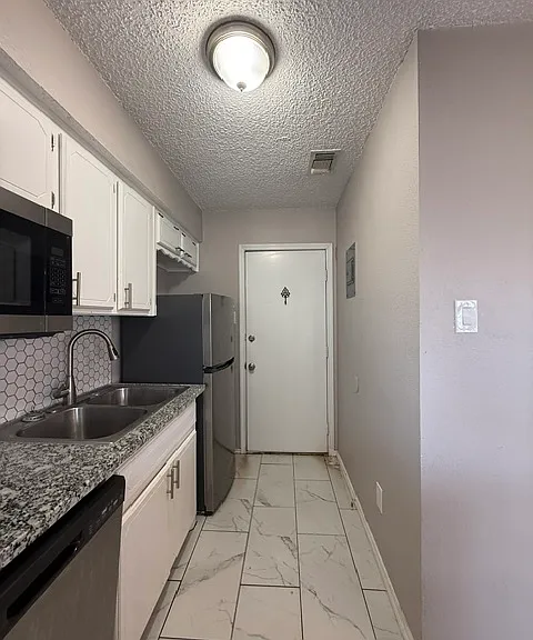 5816 8th St #B — Photo 3